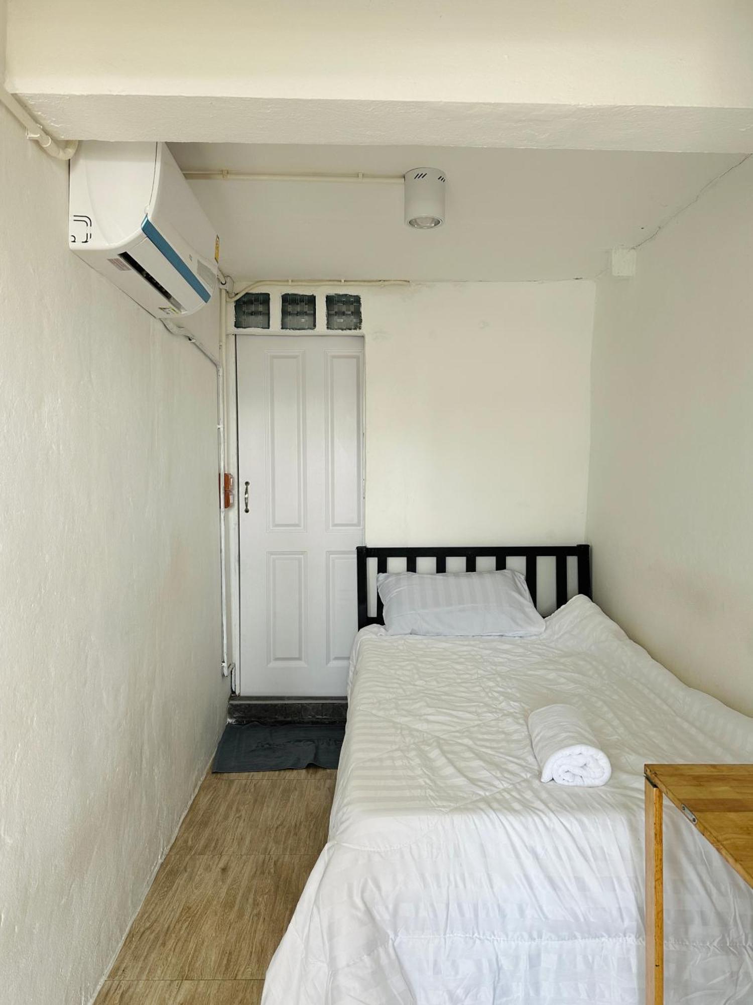 Chubby 9 Single Room Μπανγκόκ Εξωτερικό φωτογραφία